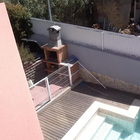 Guest house Alojamento Ribeira D' Ilhas *