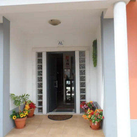 Guest house Alojamento Ribeira D' Ilhas Mafra